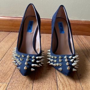 4” black stud pumps
